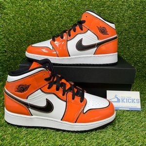 New Air Jordan 1 Mid SE GS 5.5Y Turf Orange